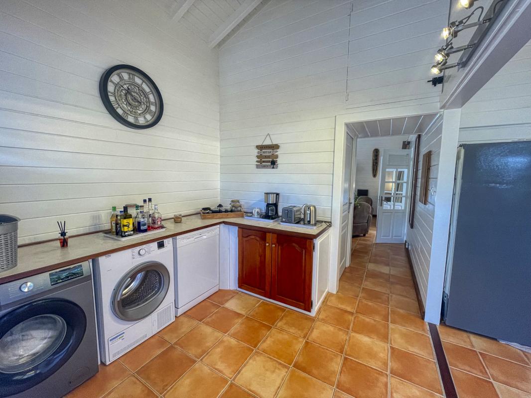 22. Location villa piscine proche plage Deshaies Guadeloupe_Cuisine